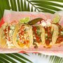 Deliciosos tacos de La Costa Tacos y Mariscos